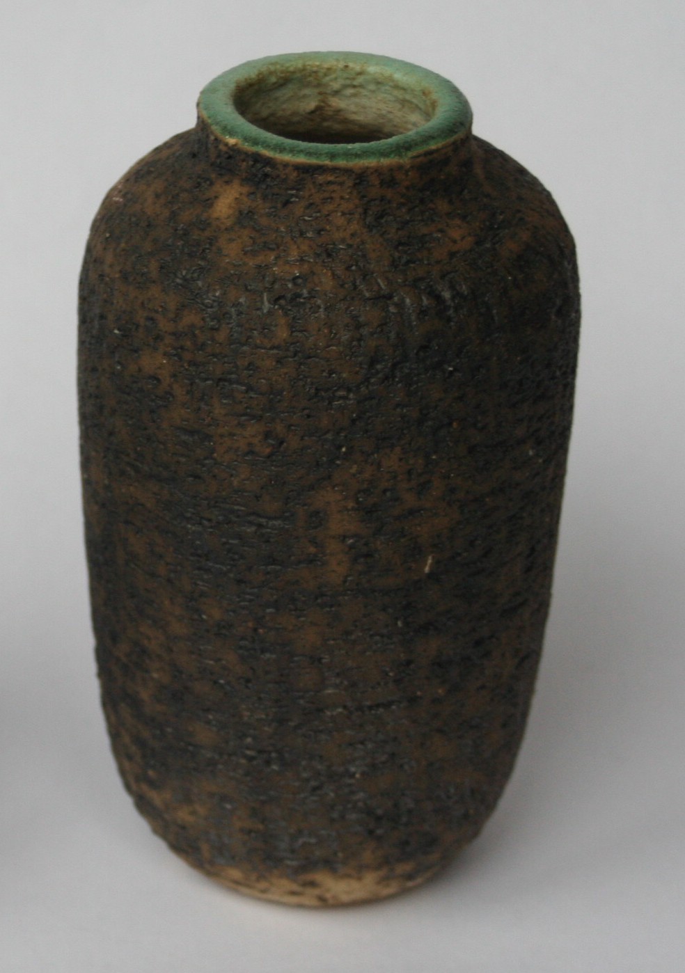 Pieter Groeneveldt - vaasje - decoratie berkenbast - stempel periode 1952-1972 verkocht voor € 1!