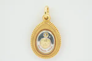 90 - Ged. gouden 20krt Confucius hanger versierd met tijgerkop en kleur emaille kopen? Bied vanaf 240!