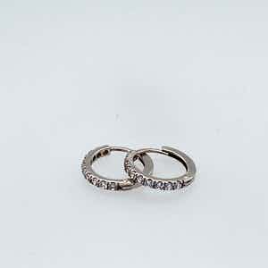 18kt witgouden creolen met simulant diamant, 2,87gr verkocht voor € 125!