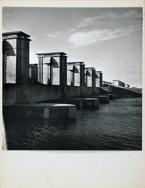 Cas Oorthuys - Stevinsluis Afsluitdijk - originele foto op bariet-fotopapier kopen? Bied vanaf 50!