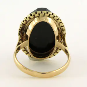 14k geel gouden ring bezet met granaat – 7.5 gram - ringmaat 17(53) kopen? Bied vanaf 310!
