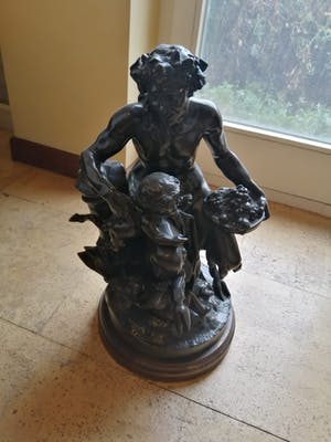 Niet of onleesbaar gesigneerd - Vrouw met kind kopen? Bied vanaf 1!