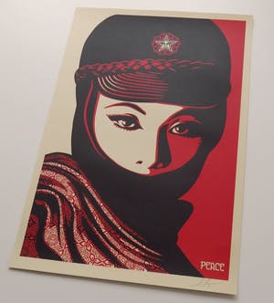 AcheterShepard Fairey - MUJER FATALE? Enchérissez de 1!