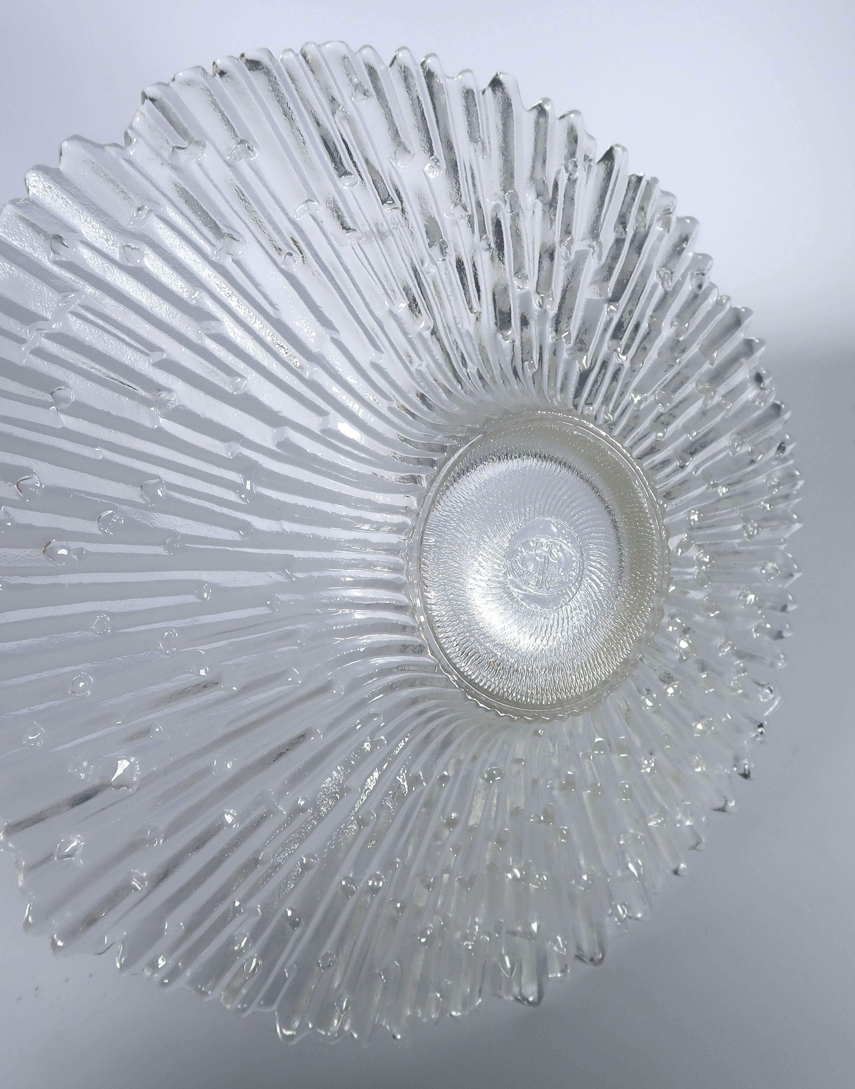 Niet of onleesbaar gesigneerd - Glas, Platte schaal kopen? Bied vanaf 1!