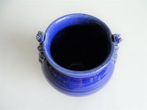 Marijke de Kler-Vermeulen - Kobalt blauwe kikker vaas kopen? Bied vanaf 20!