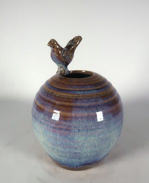 Niet of onleesbaar gesigneerd - Aardewerk, Pot met vogel kopen? Bied vanaf 1!