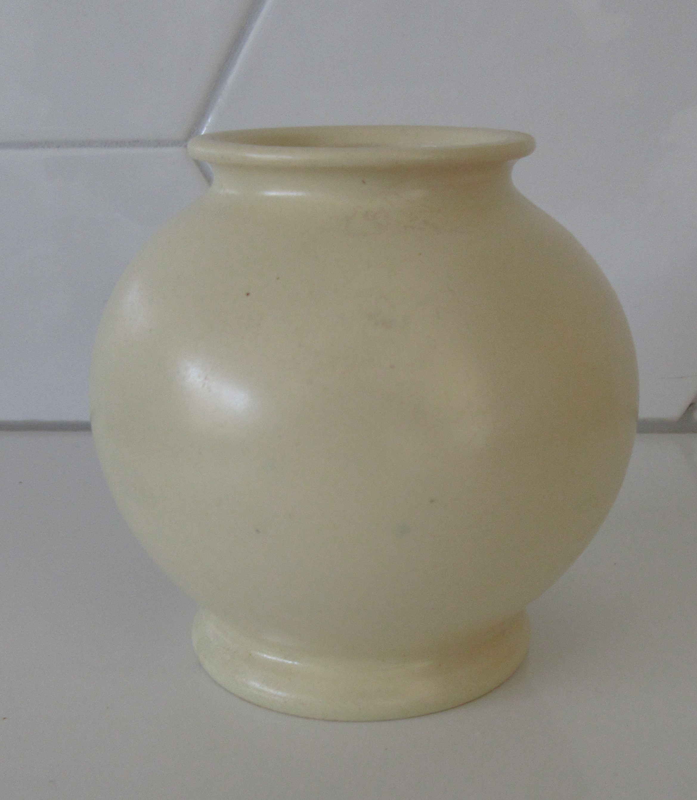 ADCO - Creme wit bolvaasje model 1020 kopen? Bied vanaf 1!