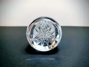 Val-Saint-Lambert - Kristallen holografische briefgewicht/obelisk. kopen? Bied vanaf 45!