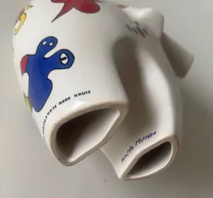 Niet of onleesbaar gesigneerd - Twee keramische abstracte figuren gemaakt voor Mappa Mondo / Rode Kruis kopen? Bied vanaf 1!