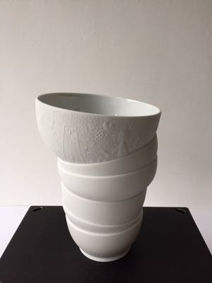 Pieke Bergmans - Reunion vaas biscuit (mat) porselein h 21,5 cm voor Rosenthal kopen? Bied vanaf 159!