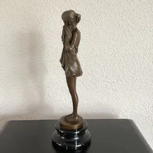 Demetre Haralamb Chiparus - Het verdrietige meisje kopen? Bied vanaf 120!