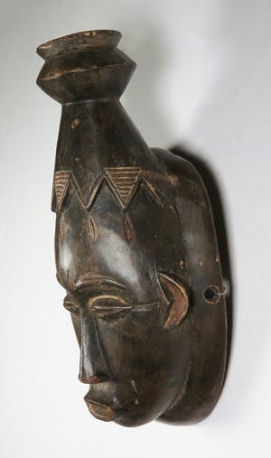 Guru - Houten masker met gestyleerd kapsel in een knot kopen? Bied vanaf 1!