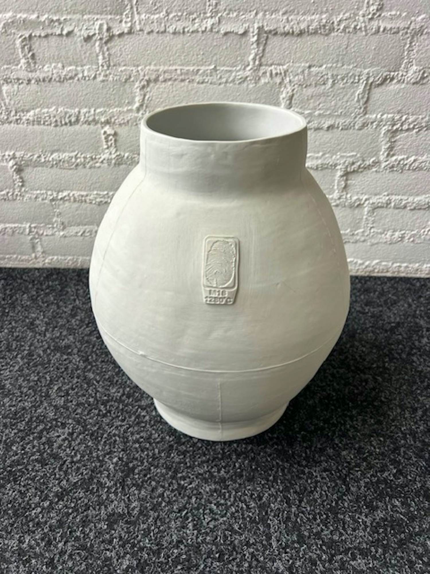 Hella Jongerius - Big white pot kopen? Bied vanaf 375!