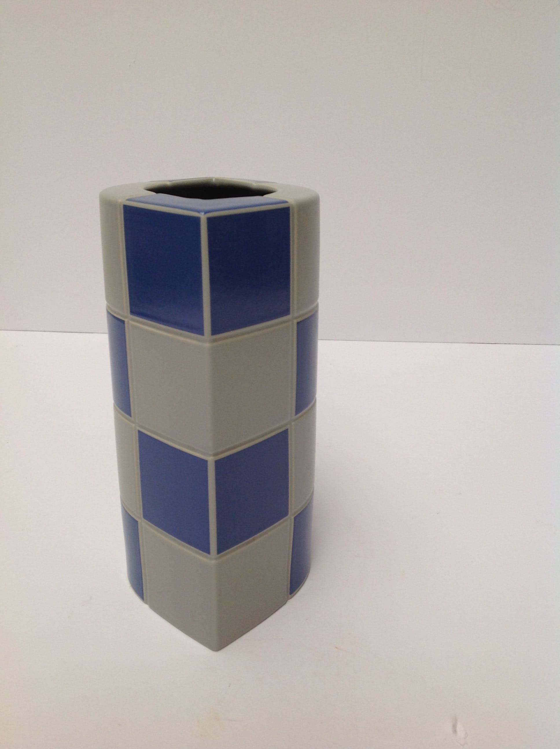 Jan van der Vaart - Schach vaas met blauwe en grijze vakken, Porselein Rosenthal  kopen? Bied vanaf 65!