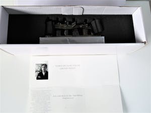 Niet of onleesbaar gesigneerd - De titel is : "Samen de zaak van de grond tillen" kopen? Bied vanaf 1!