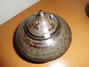 Ryozo Miki - Dekselvaasje en Schaaltje kopen? Bied vanaf 55!