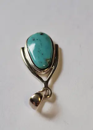 Een prachtige zilveren hanger met een mooie Turkoois edelsteen kopen? Bied vanaf 50!