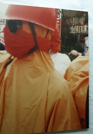 Henk Schiffmacher - Grote gesigneerde foto op dibond “Demonstratie…” + gesigneerd fotoboek kopen? Bied vanaf 150!