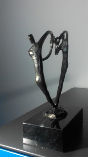 Brons (Onbekend) - twee spelende personen kopen? Bied vanaf 35!