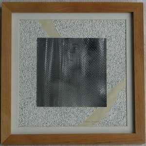 Niet of onleesbaar gesigneerd - Ingelijste gemengde techniek , Fotografie & collage , Portret - 1997 kopen? Bied vanaf 1!