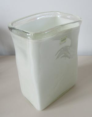 Fidrio - Witte hand geblazen glazen vaas voorzien van parelmoer glazuur kopen? Bied vanaf 30!