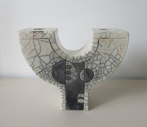 Niet of onleesbaar gesigneerd - XL Raku Keramische Dubbele Kandelaar met Brutalistische decoratie kopen? Bied vanaf 1!