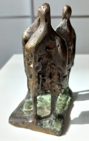 Wim Rijvers - Drie figuren, bronzen beeld kopen? Bied vanaf 150!