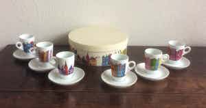 Niet of onleesbaar gesigneerd - ZES DESIGN KOP-EN-SCHOTELS IN DOOS verkocht voor € 1!