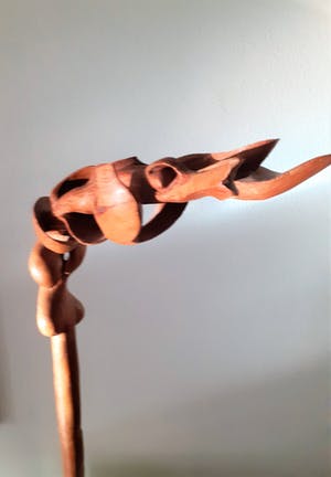 Coen Keer - 'Verwaaid', beeld van lindenhout kopen? Bied vanaf 50!