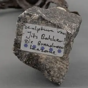 Jits Bakker - Bronzen beeld: Brandweerman op ladder - 1993 kopen? Bied vanaf 995!