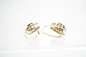 114 - Klassieke set ovalen 14 Krt geel gouden oorsieraden met rode edelstenen kopen? Bied vanaf 240!