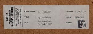 Dirk Huizer - Piramiden - 2/25 - 1982 - zeefdruk op papier - BKR Rotterdam kopen? Bied vanaf 20!