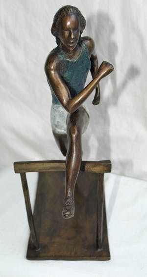 Brons (Onbekend) - Beeld , De Hordenloopster – gesigneerd “A.C.” kopen? Bied vanaf 10!