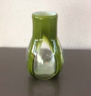 Niet of onleesbaar gesigneerd - Design vaas verkocht voor € 10!