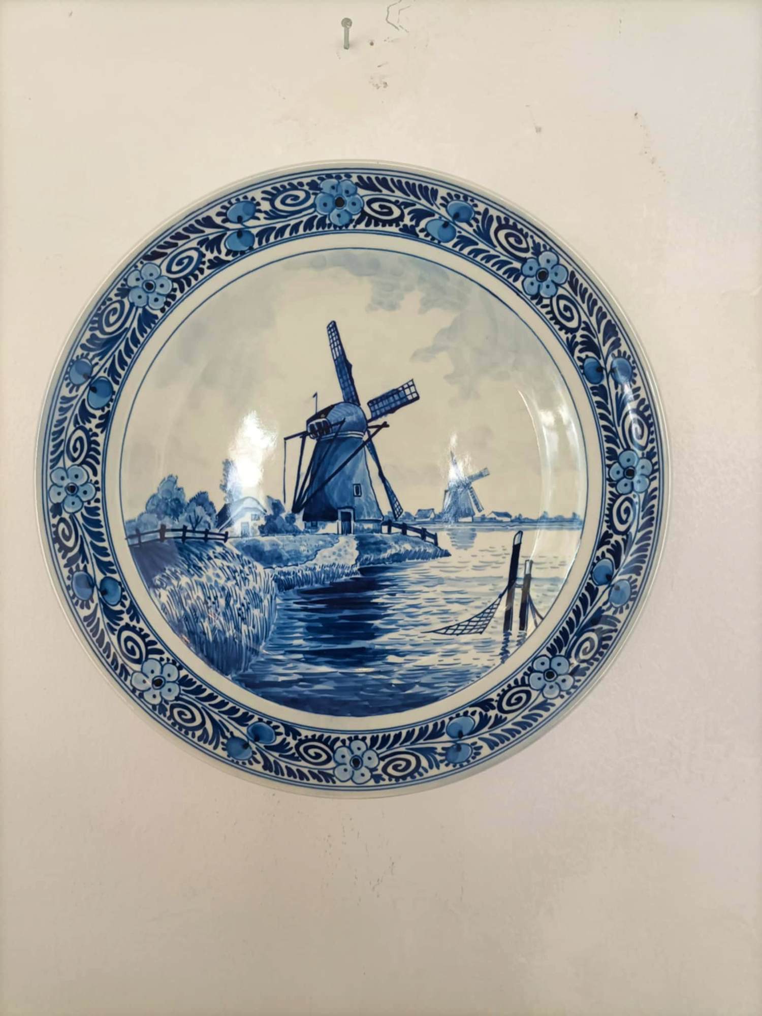 Porceleyne Fles - wandbord met molen (Kinderdijk?) verkocht voor € 10!