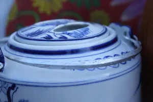 Niet of onleesbaar gesigneerd - Fraaie Draagbare Porseleinen theepot warmhoud reisset (20e eeuw kopen? Bied vanaf 1!