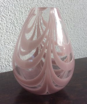 Niet of onleesbaar gesigneerd - TWEE GLAZEN DESIGN VAZEN kopen? Bied vanaf 1!