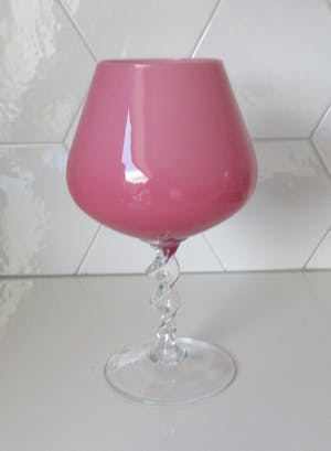 Empoli Glas - XL zachtroze bokaalvaas met gedraaide voet kopen? Bied vanaf 10!