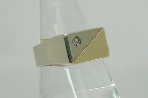 46 - Vintage 14krt  bi-color gouden solitair ring met  (0.05ct) diamantje kopen? Bied vanaf 160!