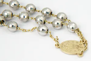 Fraai Italiaans 18 karaats Bi-Color Rozenkrans & Madonna collier - GROOT! kopen? Bied vanaf 860!