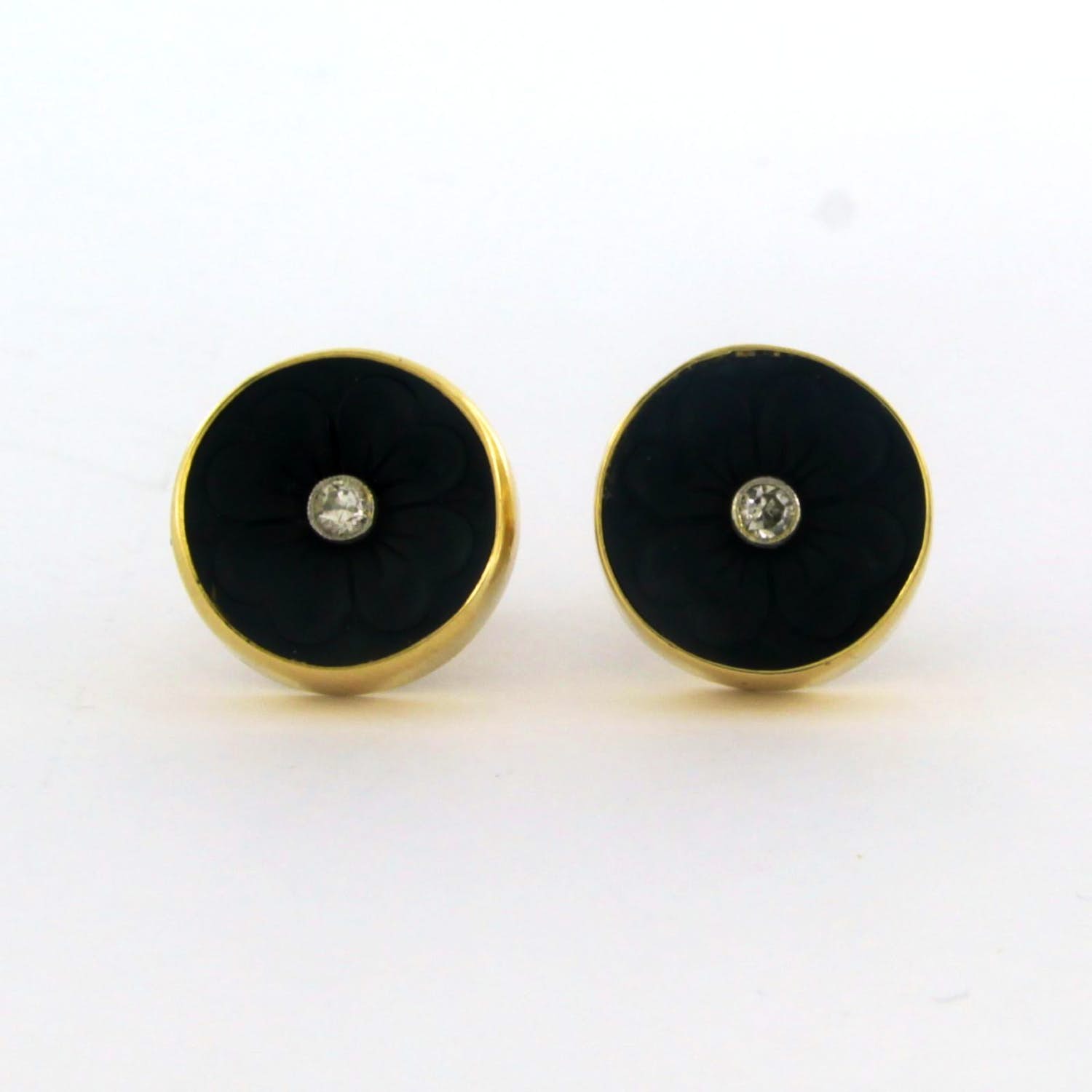14k geel gouden oorknoppen bezet met onyx en bolsjewiek geslepen diamant 0.14ct kopen? Bied vanaf 280!