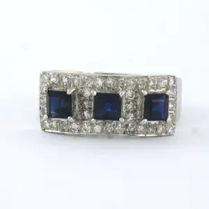 Acheter18k witgouden ring bezet met saffier en single cut geslepen diamanten tot.0.38ct? Enchérissez de 500!
