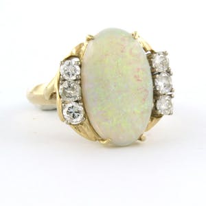BWG gele ring bezet met opaal en briljant geslepen diamanten tot. 0.50ct kopen? Bied vanaf 280!