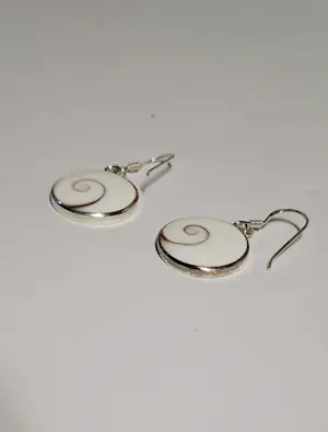 nieuw Oorbellen met het Oog van Shiva in een zetting van echt 925 zilver kopen? Bied vanaf 50!