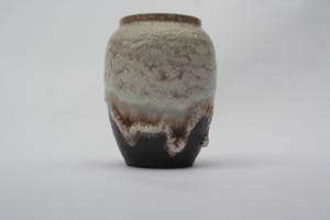 De Steenuil - vaasje - fatlava glazuur - gemerkt met uil kopen? Bied vanaf 1!