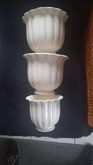 Plateelbakkerij Zenith - crème wit plateel cache potten kopen? Bied vanaf 30!