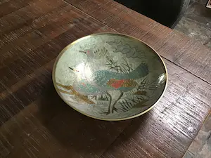 Niet of onleesbaar gesigneerd - Geëmailleerde schaal kopen? Bied vanaf 1!