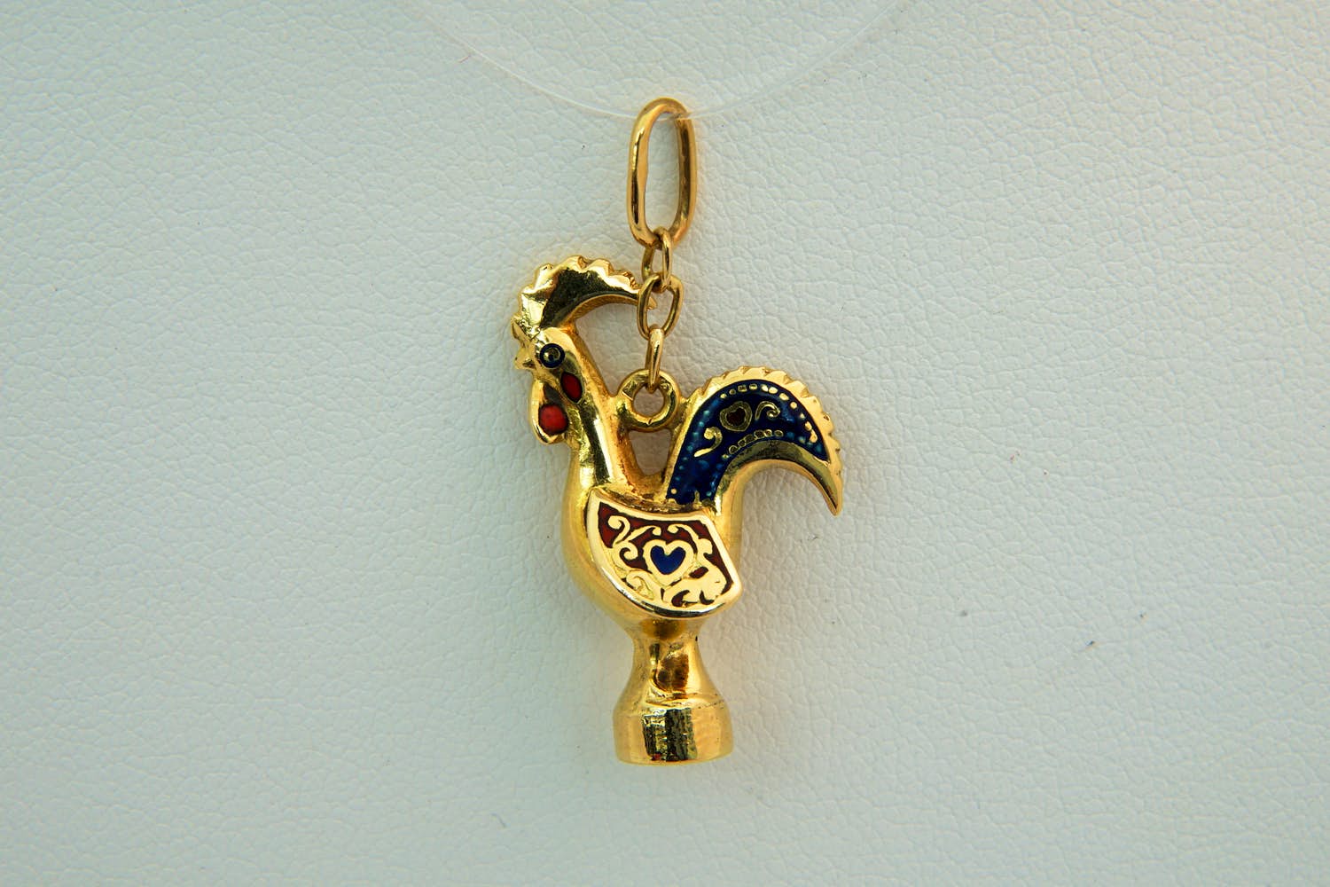 97 - Geëmailleerde 18Krt geel gouden "Portugal - haan van Barcelos" hanger kopen? Bied vanaf 140!