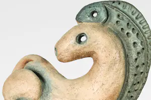 Cees Vermeer - Keramieken beeld, paard en vis kopen? Bied vanaf 50!