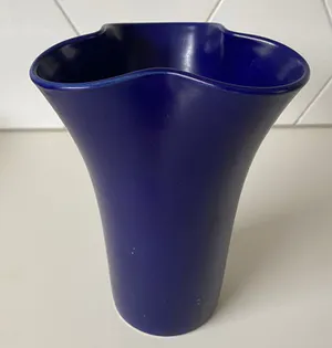 Niet of onleesbaar gesigneerd - Design blauw aardewerken ontwerp G. Eriksson voor Gabriel Keramik Zweden kopen? Bied vanaf 1!